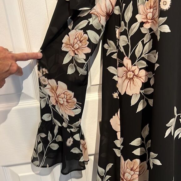 Guess Black with Floral Print Ruffled Cold Shoulder Long Sleeve Mini Dress SZ S - Picture 8 of 16